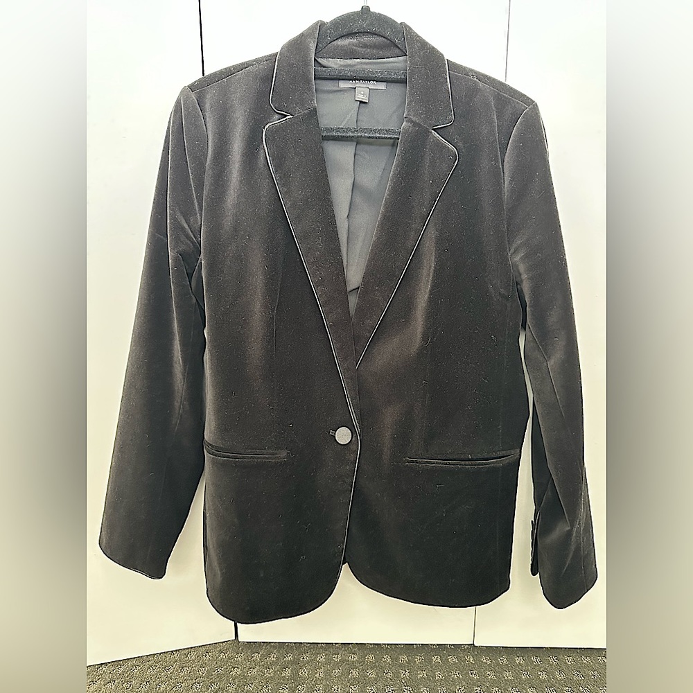 Ann Taylor Velvet Blazer sz12